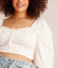 Blusa-Plus-Size-Cropped-Texturizada-com-Amarracao-Manga-Bufante-Decote-Princesa-Off-White-1004356-Off_White_4