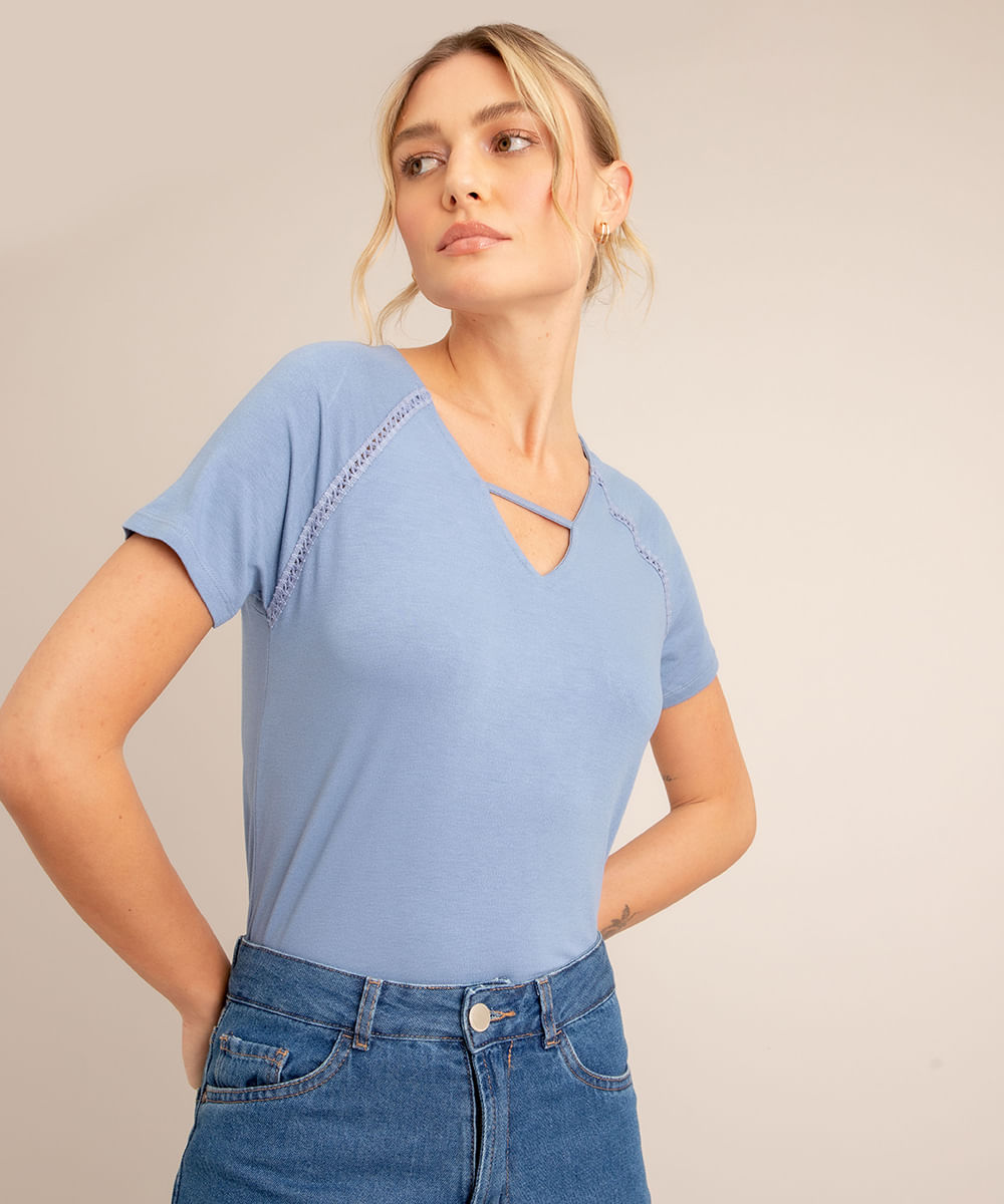 Blusa com Entremeio Manga Curta Decote V Azul