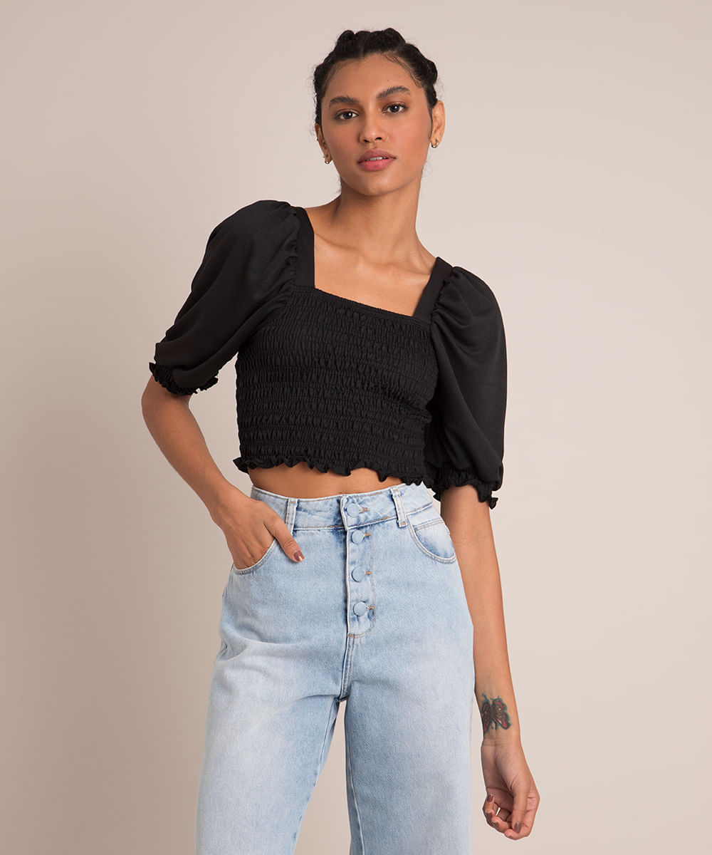 Blusa Cropped de Crepe com Lastex Manga Bufante Decote Reto Preta