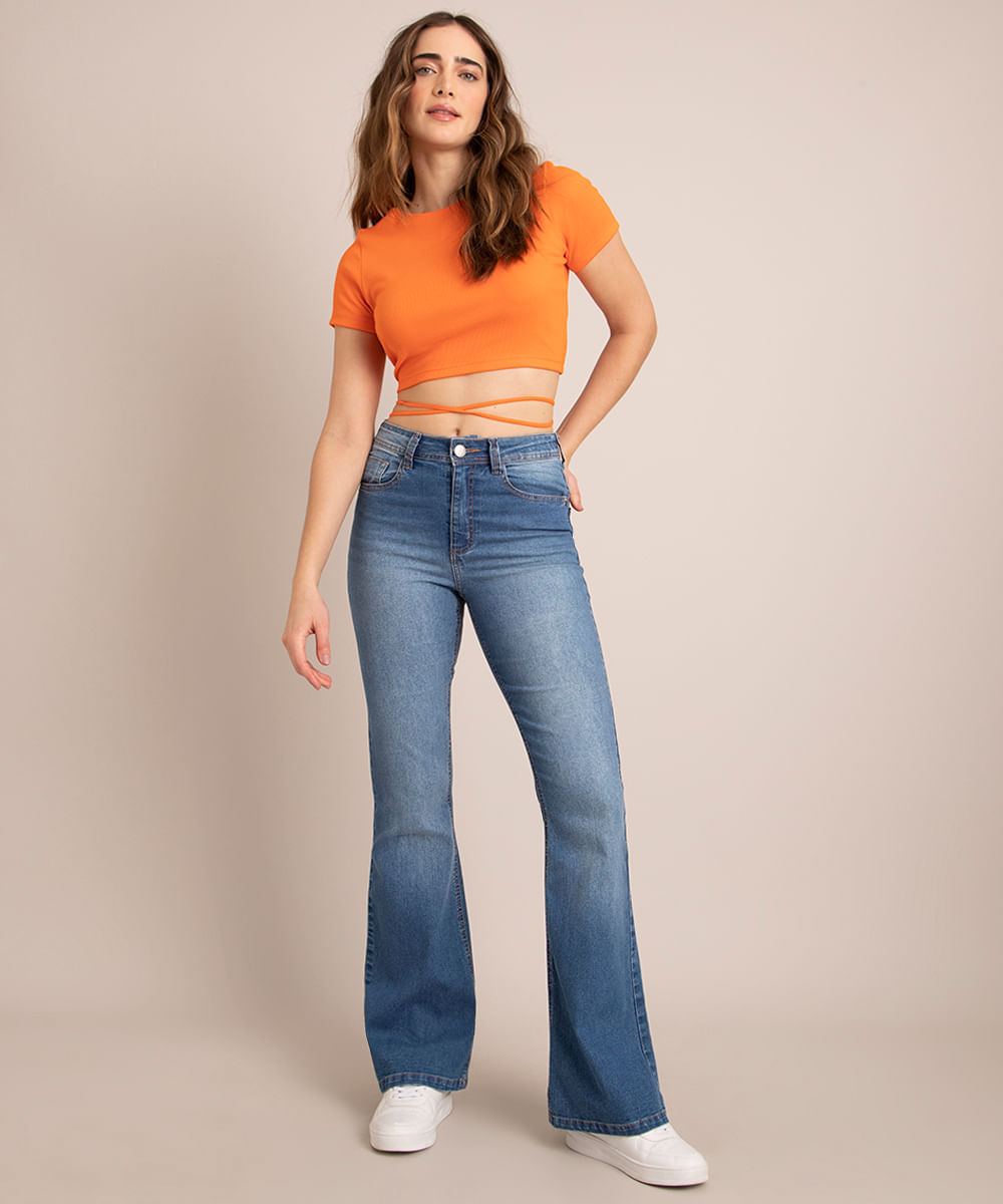 calça flare jeans cintura média azul médio