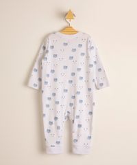 9986076-Off_White_3