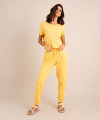 conjunto-basico-de-camiseta-cropped-com-bolso-manga-curta-decote-redondo---calca-jogger-de-moletom-cintura-media--amarelo-claro-1006882-Amarelo_Claro_3