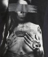 Camiseta-com-Estampa-de-Caveira-Preta-8121626-Preto_4