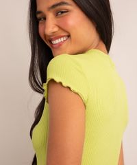 blusa-canelada-com-frufru-manga-curta-gola-alta-verde-1-9943282-Verde_1_4