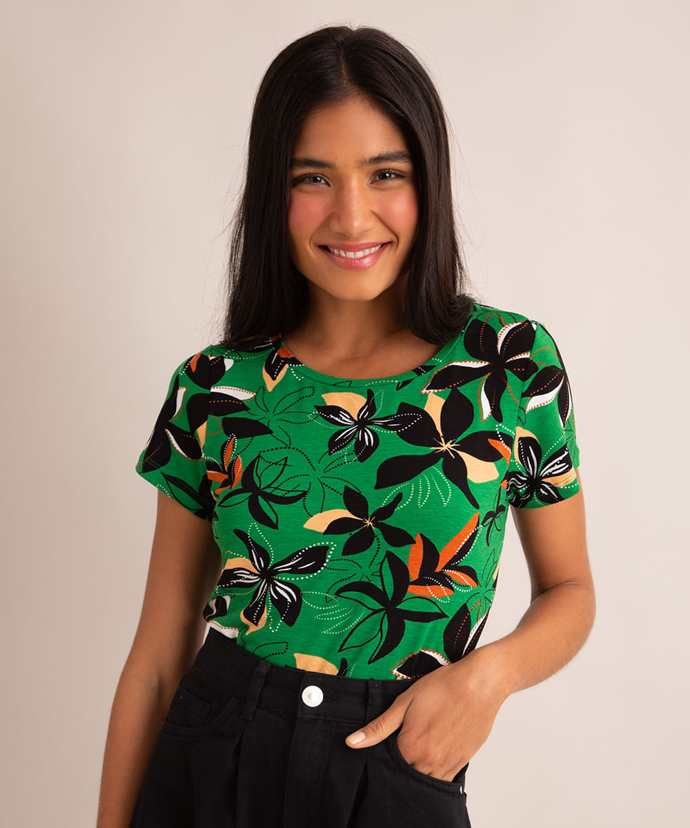 blusa estampada floral manga curta decote redondo verde