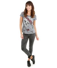 Blusa-com-Estampa-de-Caveira-Cinza-8136689-Cinza_3