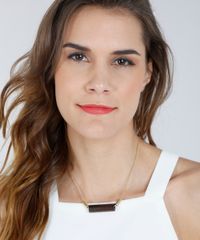Colar-Feminino-com-Pingente-de-Madeira-Dourado-9204226-Dourado_2