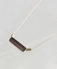 Colar-Feminino-com-Pingente-de-Madeira-Dourado-9204226-Dourado_3