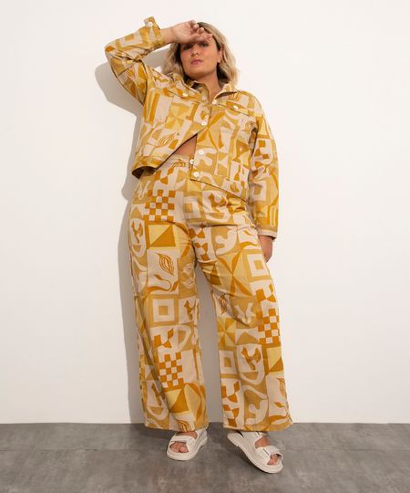calca-wide-leg-de-sarja-plus-size-estampada-abstrata-cintura-alta-mindset---isabela-bueno-mostarda-1012439-Mostarda_1