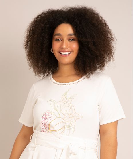 blusa-plus-size-com-bordado-manga-curta-decote-redondo-alem-dos-mares-salvador-preta-gil-off-white-1010996-Off_White_1