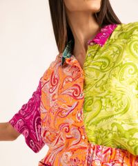 camisa-cropped-de-viscose-estampado-paisley-manga-curta-alem-dos-mares-noronha-manu-gavassi-multicor-1005571-Multicor_4