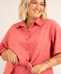 camisa-plus-size-cropped-de-viscose-maquinetada-com-amarracao-manga-curta-salvador-preta-gil-rosa-1005629-Rosa_4