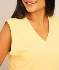colete-cropped-basico-de-moletom-decote-v--amarelo-claro-1011335-Amarelo_Claro_4