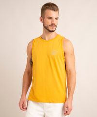regata-de-algodao-gola-careca-estampa-de-surfistas-amarelo-1011565-Amarelo_2