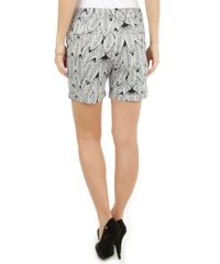Bermuda-com-Folhagem-Branca-8012769-Branco_2