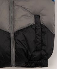 colete-infantil-puffer-com-capuz-recortes-e-bolsos-preto-9972038-Preto_4