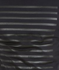 Camiseta-com-Estampa-de-Listras-Preta-8121294-Preto_4