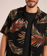 camisa-de-viscose-manga-curta-estampada-folhagens-preta-9990004-Preto_4
