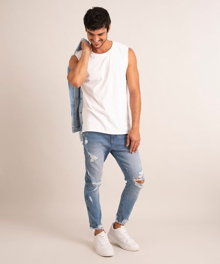 calca-carrot-jeans-destroyed-com-respingos-de-tinta-azul-medio-1011657-Azul_Medio_1 calca-carrot-jeans-destroyed-com-respingos-de-tinta-azul-medio-1011657-Azul_Medio_1