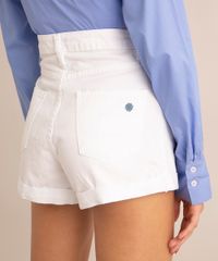 short-mom-de-sarja-com-bordado-de-margaridas-cintura-super-alta-branco-1014554-Branco_3