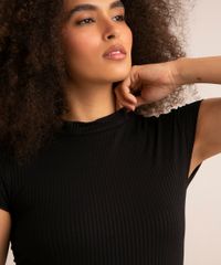 blusa-canelada-frufru-manga-curta-gola-alta-preta-1014195-Preto_4