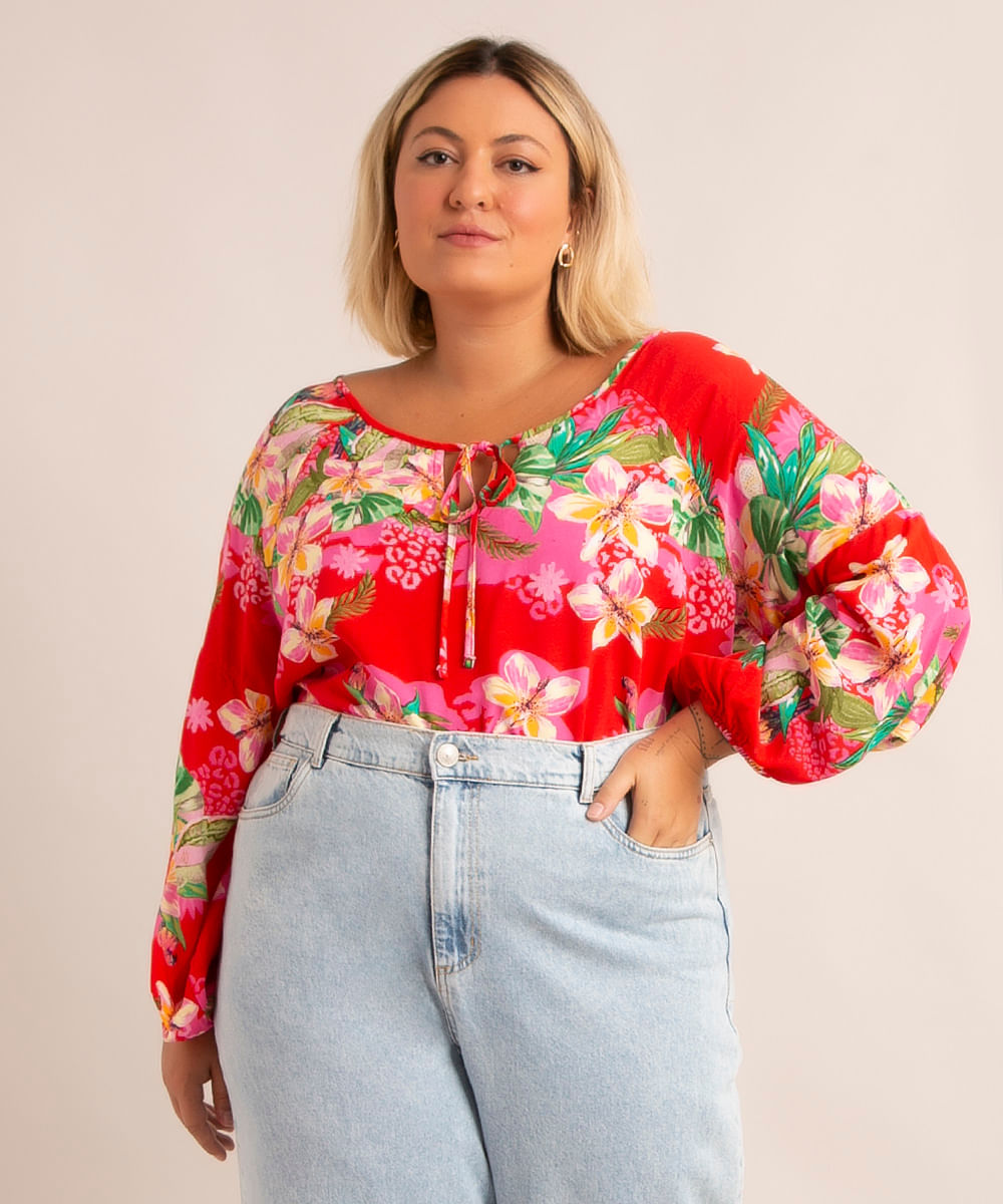 blusa de viscose plus size manga bufante decote redondo estampa floral vermelha