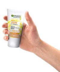 Protetor-Hidratante-Facial-Garnier-Uniform---Matte-Vitamina-C-FPS-50-Cor-Media-40g-Unico-1009806-Unico_7