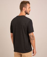 Camiseta-Masculina-Manga-Curta-com-Bolso-Gola-Careca-Preta-9982036-Preto_2