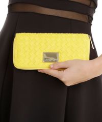 Carteira-com-Detalhe-Trancado-Amarela-8022148-Amarelo_4