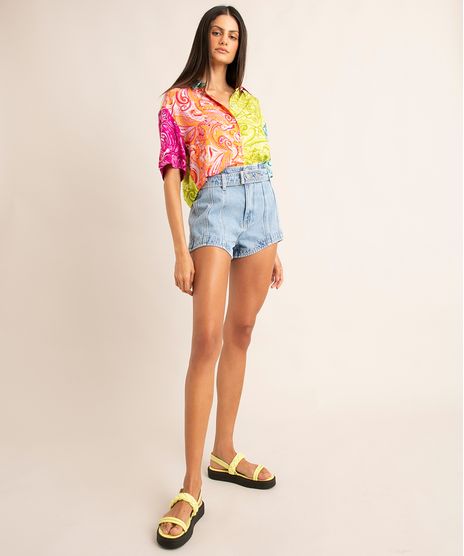 short-hot-pant-jeans-cintura-super-alta-com-recorte-e-cinto-alem-dos-mares-noronha-manu-gavassi-azul-claro-1013207-Azul_Claro_1