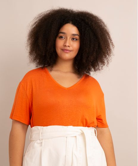 camiseta-plus-size-com-linho-manga-curta-decote-v-alem-dos-mares-salvador-preta-gil-laranja-1010994-Laranja_1