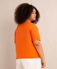 camiseta-plus-size-com-linho-manga-curta-decote-v-alem-dos-mares-salvador-preta-gil-laranja-1010994-Laranja_2