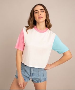 blusa-cropped-oversized-de-moletinho-manga-curta-decote-redondo-alem-dos-mares-noronha-manu-gavassi-off-white-1010940-Off_White_1
