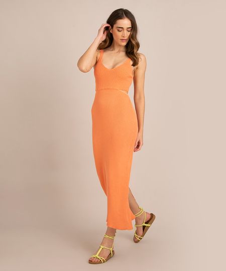 vestido-midi-de-trico-canelado-cut-out-alca-fina-com-fenda-alem-dos-mares-noronha-manu-gavassi-coral-1009746-Coral_1