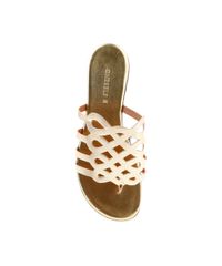 Rasteira-com-Recortes-Vazados-Dourada-8121081-Dourado_4