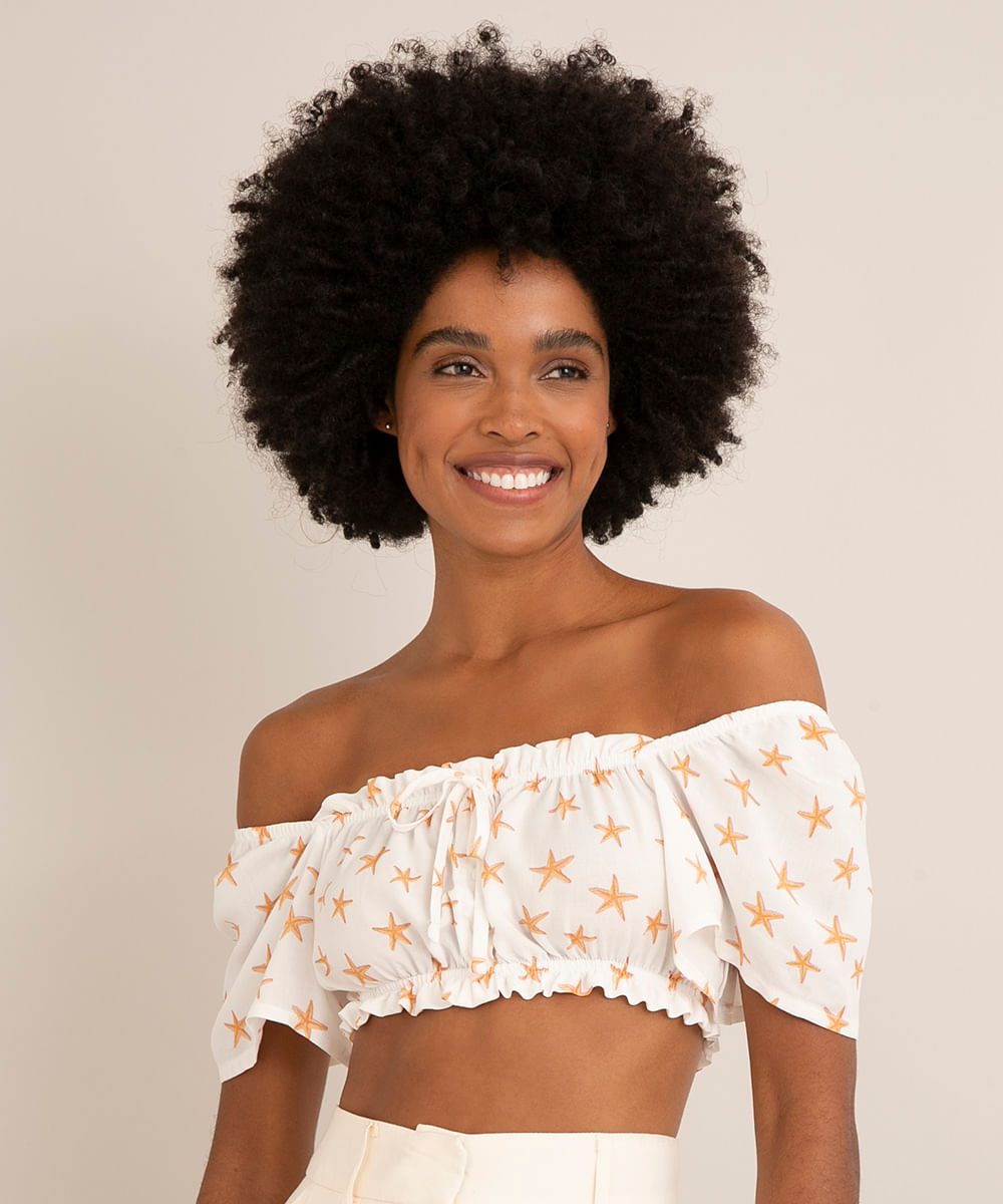 blusa cropped de viscose estampada estrela manga bufante ombro a ombro off white