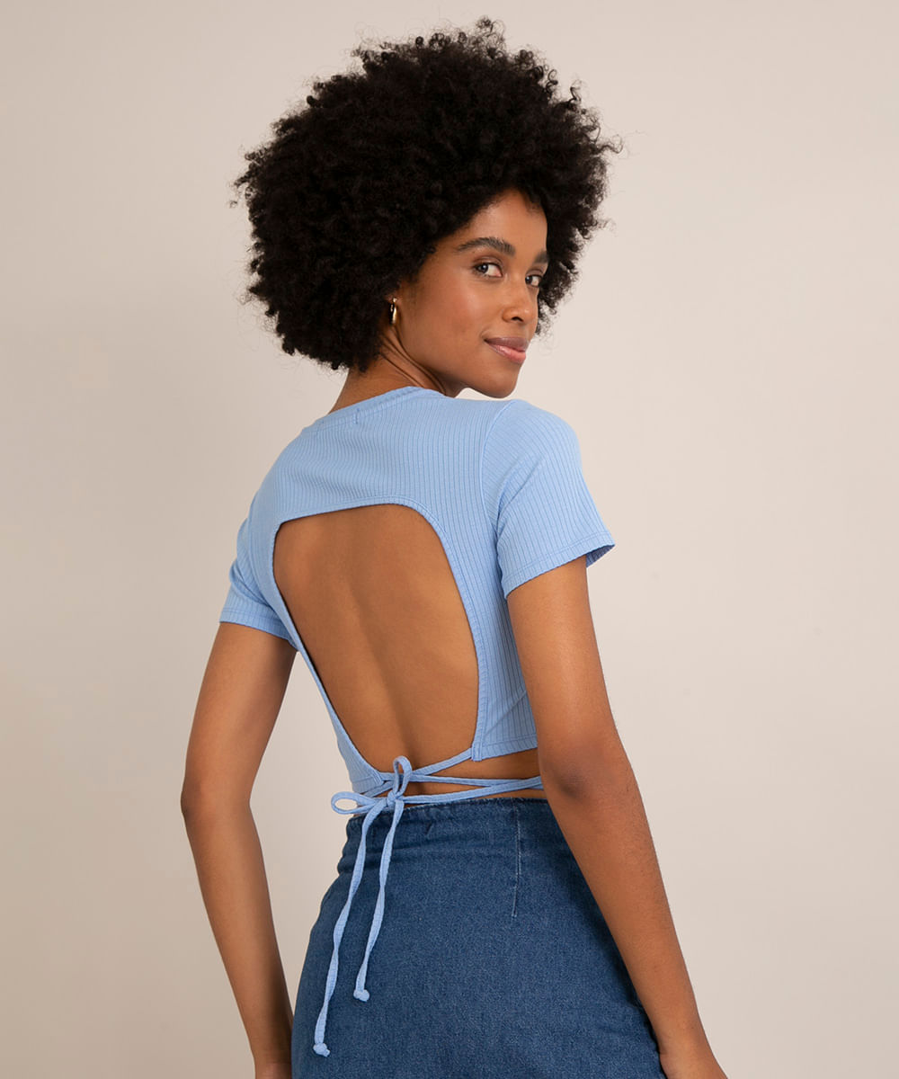 blusa cropped canelada com amarração manga curta decote redondo azul claro