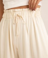 calca-wide-leg-cropped-de-viscose-com-cordao-cintura-alta-amarelo-claro-1014331-Amarelo_Claro_4