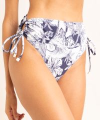 biquini-calcinha-hot-pant-estampado--toile-de-jouy-com-amarracao-protecao-uv50--alem-dos-mares-noronha-manu-gavassi-off-white-1012582-Off_White_2