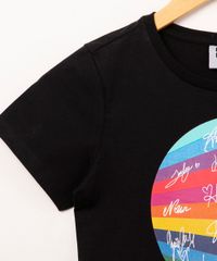 blusa-infantil-de-algodao-manga-curta-estampada-autografos-now-united-preta-1010434-Preto_4