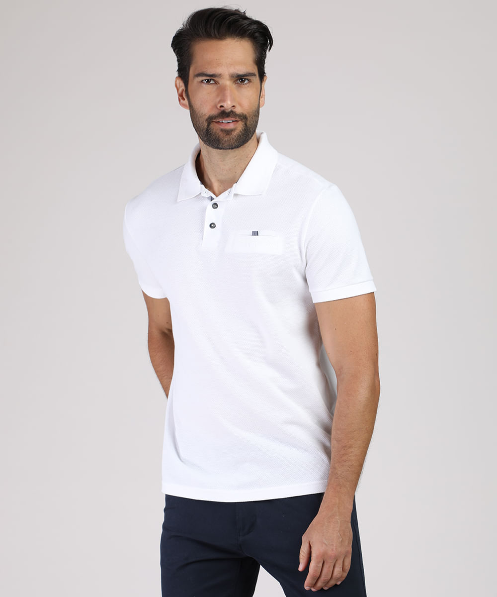 Polo Masculina Comfort com Bolso Manga Curta Off White