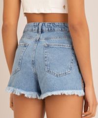 short-mom-jeans-cintura-super-alta-com-bordado-alem-dos-mares-salvador-preta-gil-azul-medio-1013002-Azul_Medio_3