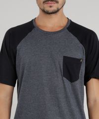 Camiseta-Masculina-Raglan-com-Bolso-Manga-Curta-Gola-Careca-Cinza-Mescla-Escuro-8754505-Cinza_Mescla_Escuro_4