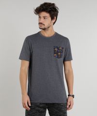 Camiseta-Masculina-com-Bolso-Estampado-de-Coqueiros-Manga-Curta-Gola-Careca-Cinza-Mescla-Escuro-9293674-Cinza_Mescla_Escuro_1 Camiseta-Masculina-com-Bolso-Estampado-de-Coqueiros-Manga-Curta-Gola-Careca-Cinza-Mescla-Escuro-9293674-Cinza_Mescla_Escuro_1