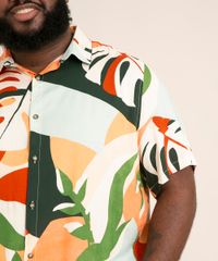 camisa-plus-size-de-viscose-estampada-folhagens-manga-curta-multicor-1006379-Multicor_4
