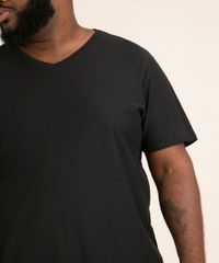 Camiseta-Plus-Size-Basica-Manga-Curta-Gola-V-preta-9980046-Preto_4