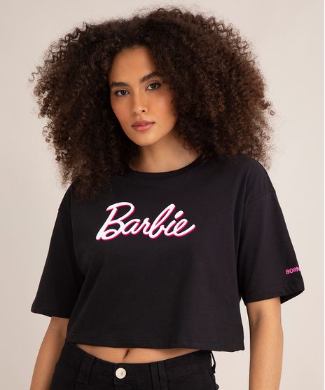 camiseta-cropped-de-algodao-manga-curta-decote-redondo-estampado-barbie-preta-1015954-Preto_1