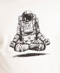 Camiseta Plus Size Manga Curta Estampada Branca detalhe estampa