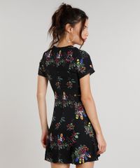 Vestido-Feminino-Curto-Estampado-de-Pranchas-e-Flores-Com-Recorte-Vazado-Manga-Curta-Decote-Redondo-Preto-9086790-Preto_2