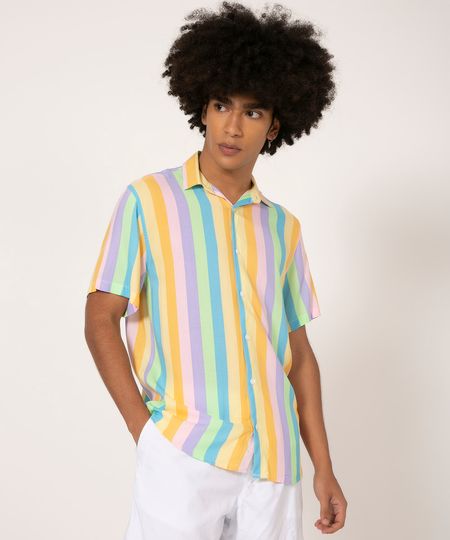 Camiseta de Viscose Listrada Manga Curta Relaxed frente Camiseta de Viscose Listrada Manga Curta Relaxed frente